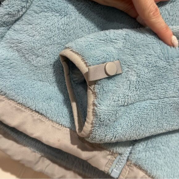 EUC Women’s Blue North Face Fleece Jacket sz M - Picture 3 of 11